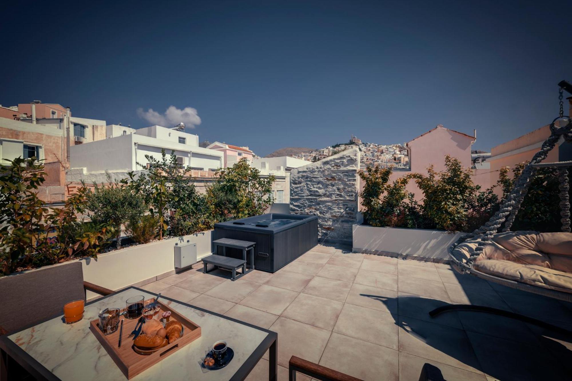 Ninemian Suites Syros エルムポリ エクステリア 写真